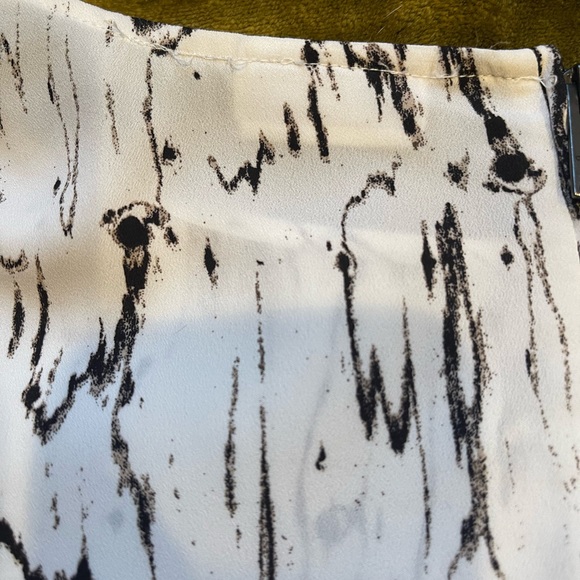 DKNYC SZ S White and Black Birch Bark Blouse! - Picture 8 of 14